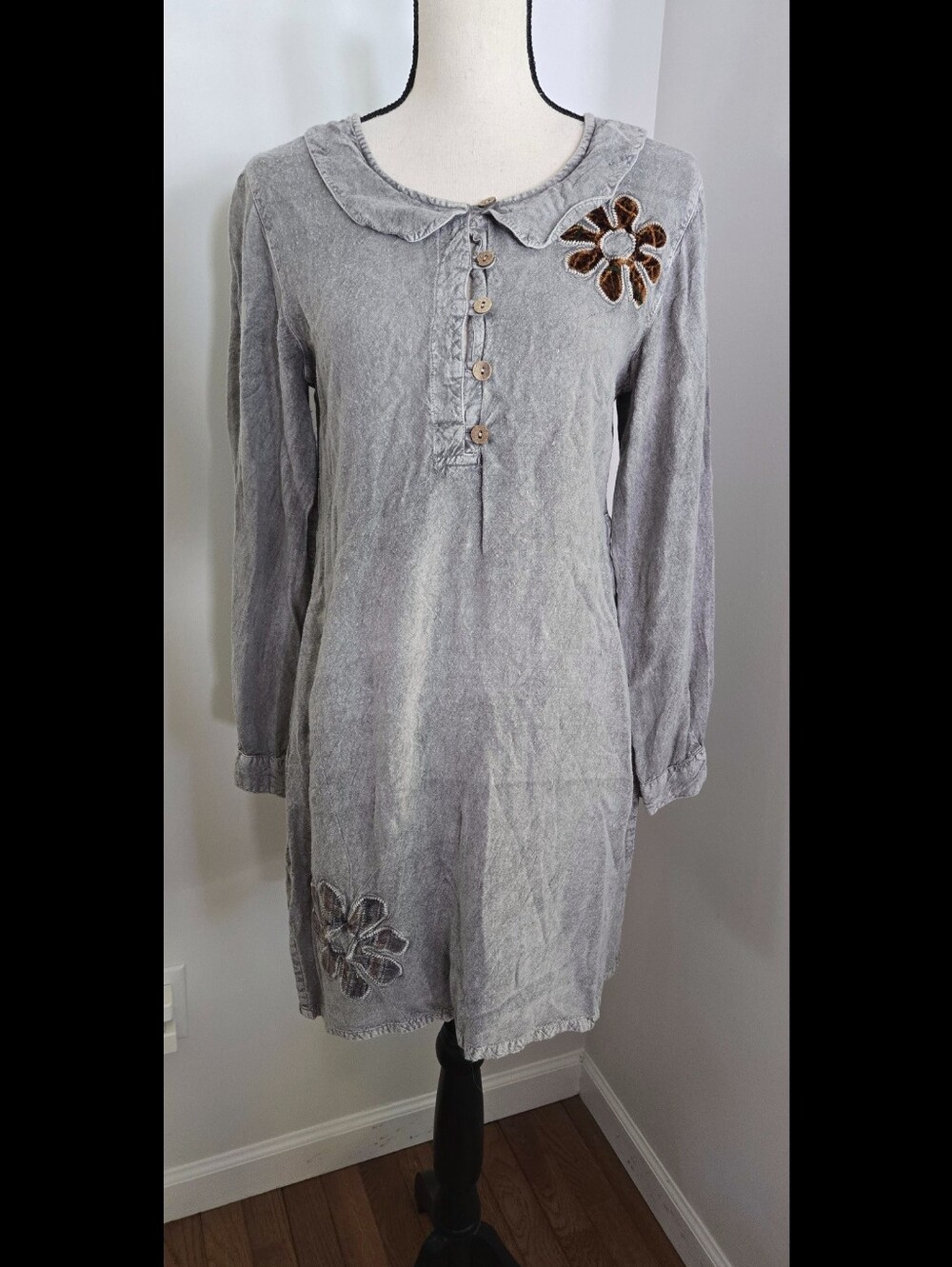 gray long-sleeve tunic dress by Sacred Threads textured floral appliques S?